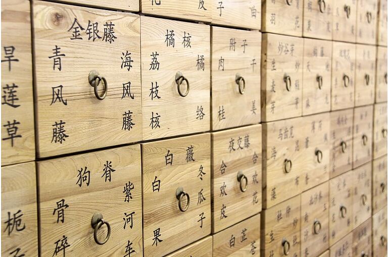 chinese-medicine-drawer-traditional-chinese