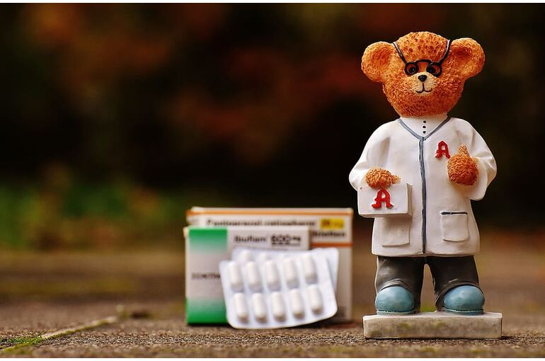 bear-profession-pharmacist-figure
