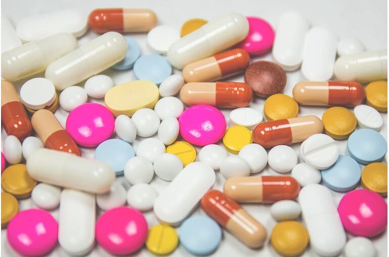 assorted-medication-tables-and-capsules