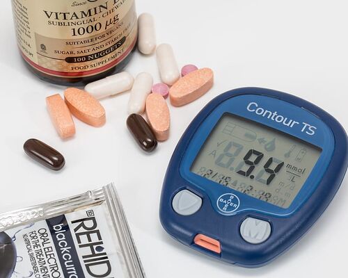 diabetes-blood-sugar-blood-test-diabetic