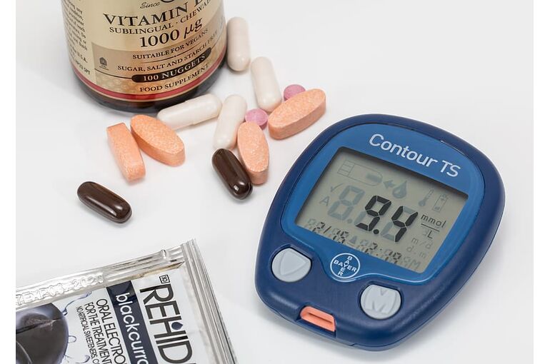 diabetes-blood-sugar-blood-test-diabetic