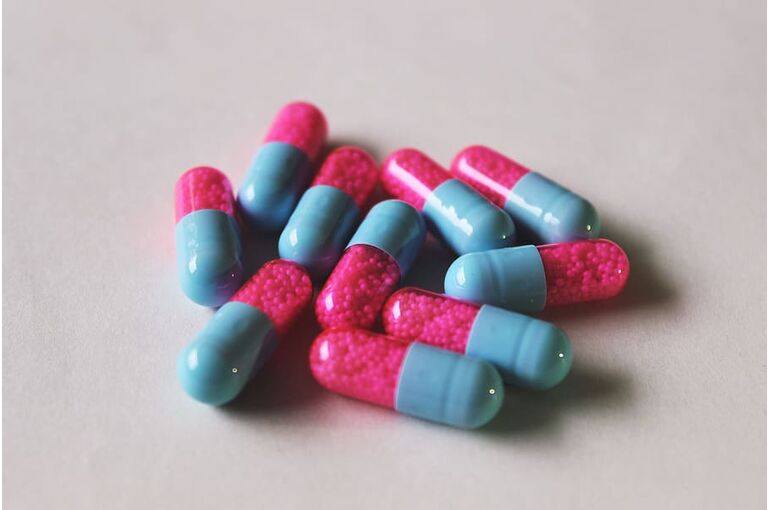various-capsules-doctor-doctors